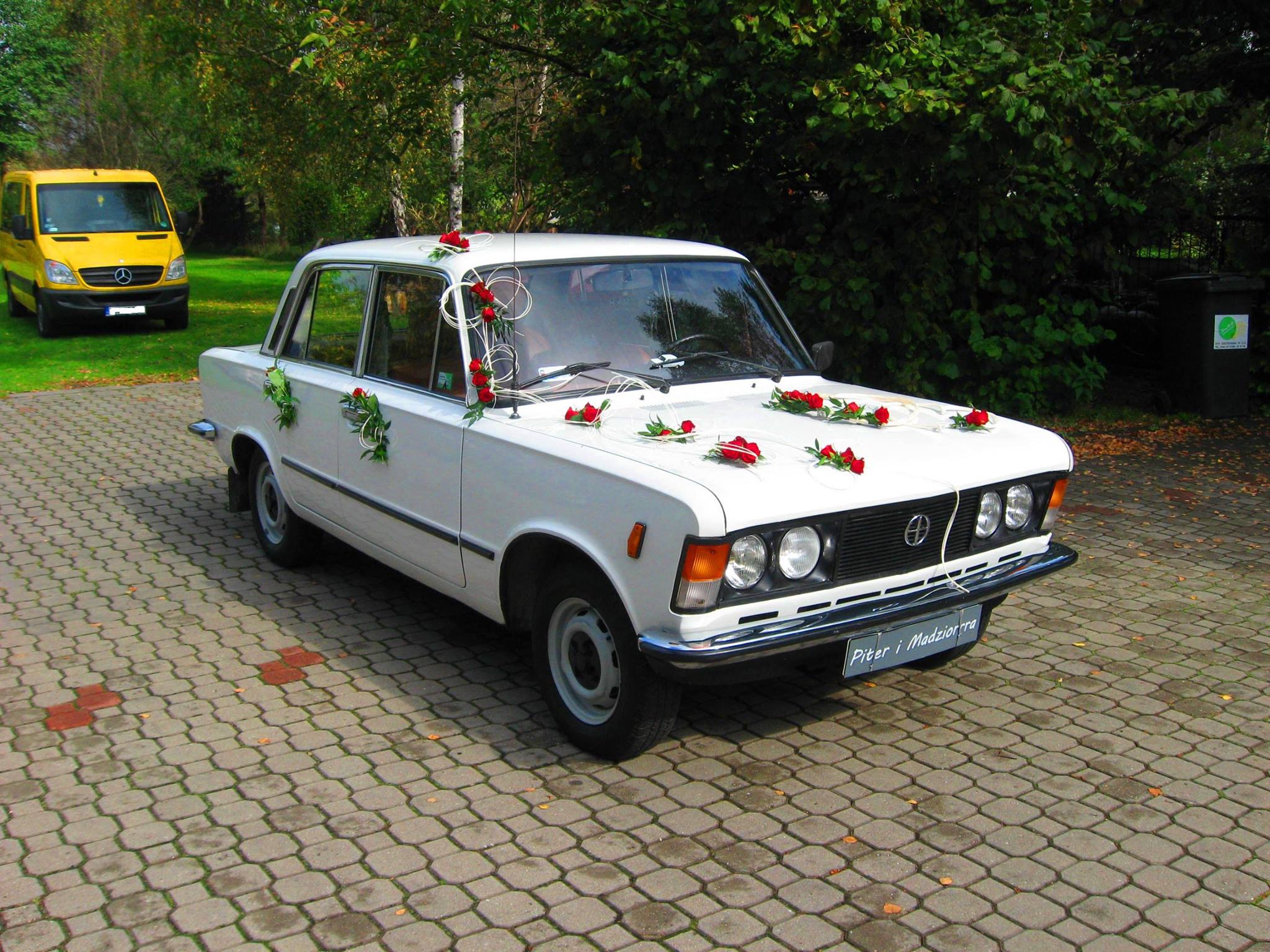 Wynajem do ślubu Fiat 125p Biały limuzyna auto Oryginalny